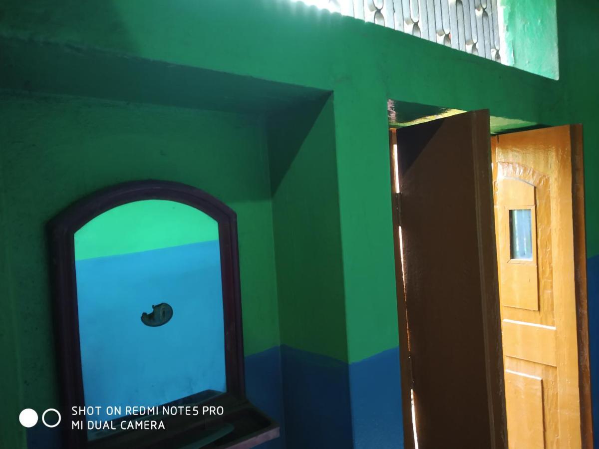 Hotel Yatri Niwas Varanasi Exteriör bild